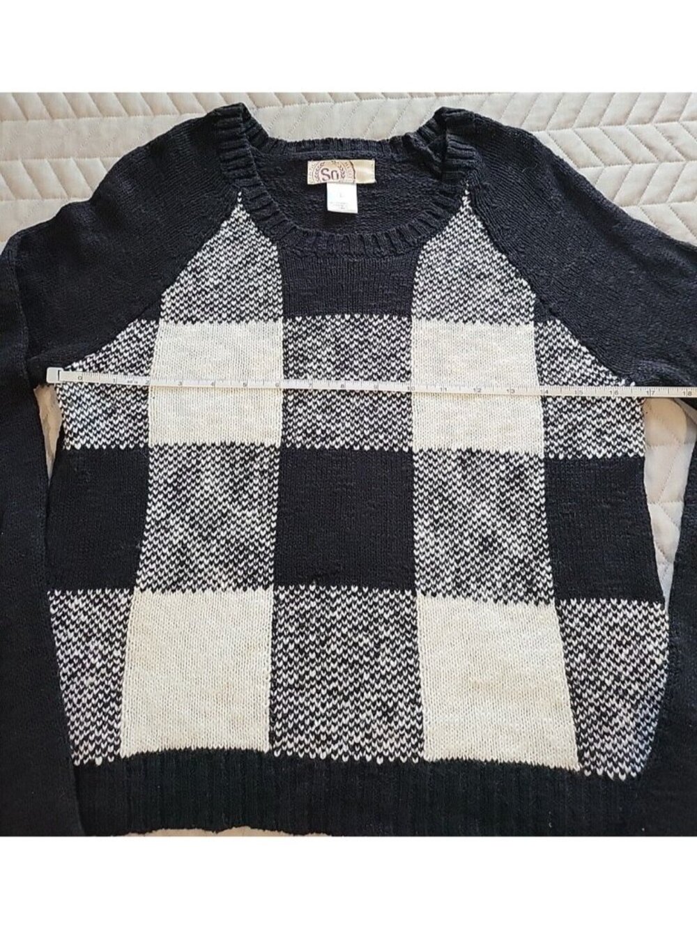 SO Junior Large Buffalo Plaid Sweater Black White Checkered Long Sleeve Knit Top - Picture 2 of 10